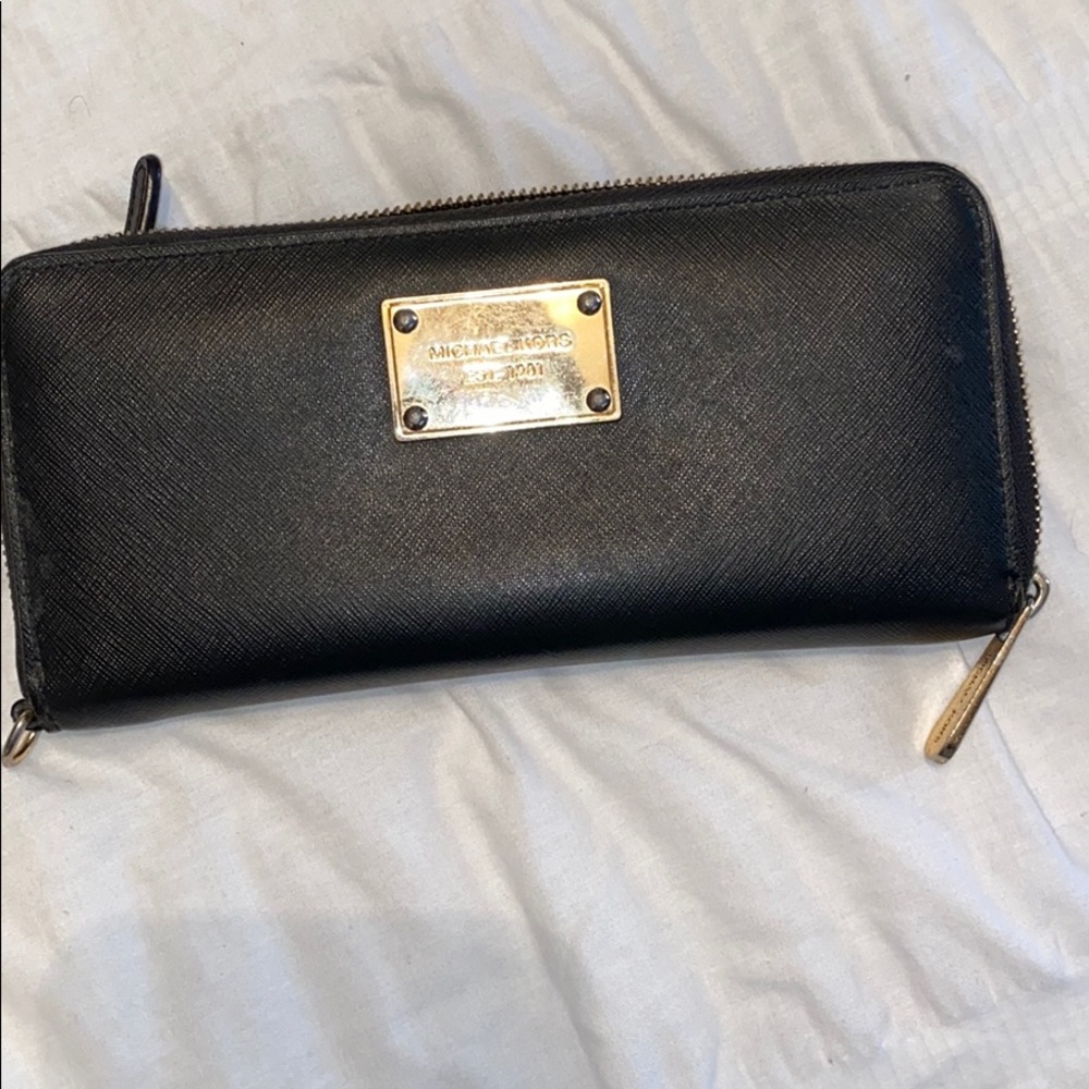Michael kors wallet